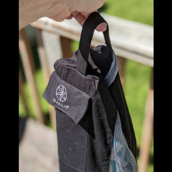 Gaiam black yoga mat bag - Picture 3 of 5